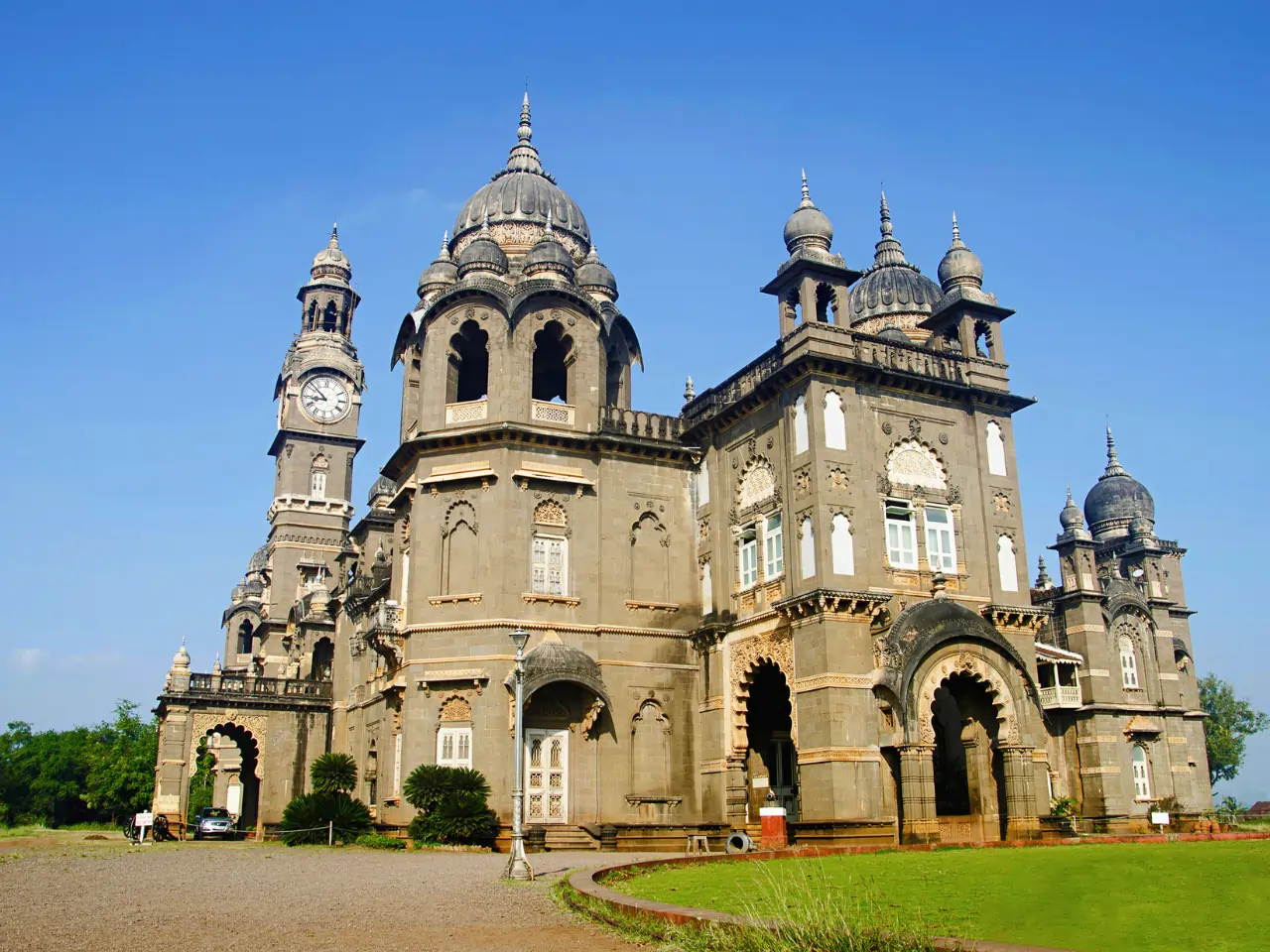 Kolhapur Taxi Service - Car Rental And Outstation Cab Booking